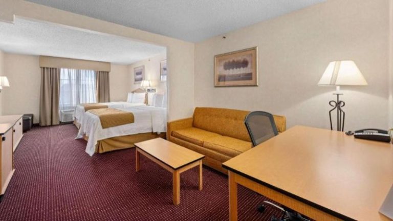 AmericInn by Wyndham Denver Airport