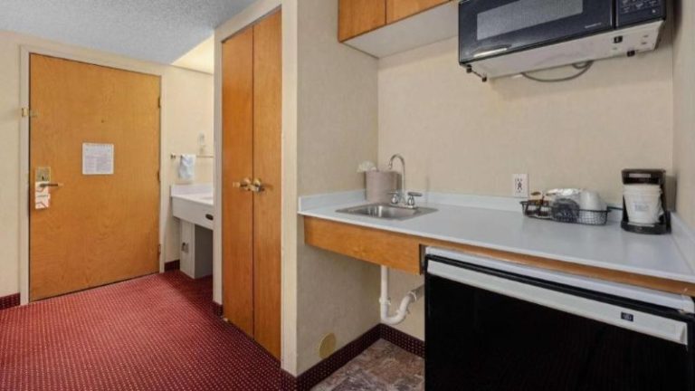 AmericInn by Wyndham Denver Airport