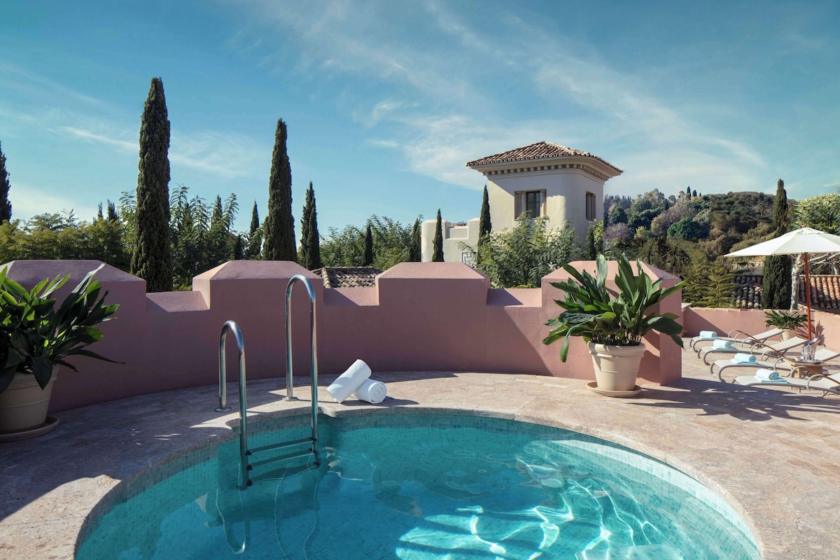 Anantara Villa Padierna Palace, habitación con jacuzzi privado