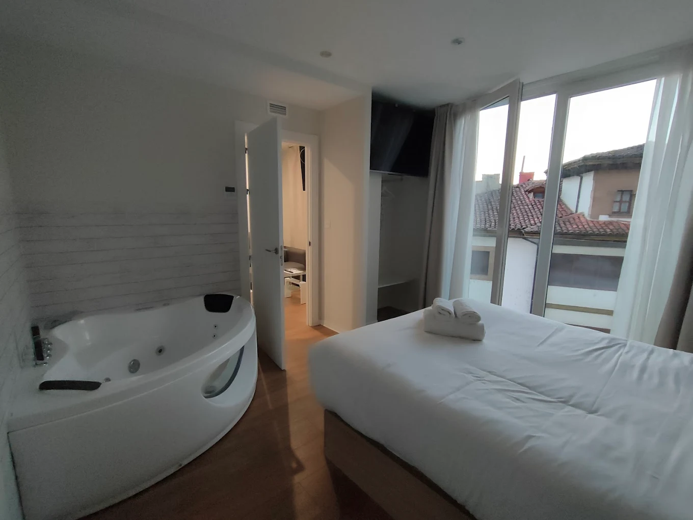 Apartamentos el Beyu, habitación con jacuzzi privado