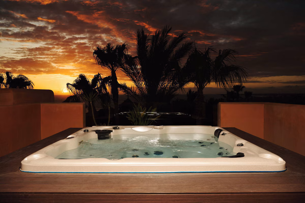 Aparthotel Novo Resort, habitación con jacuzzi privado