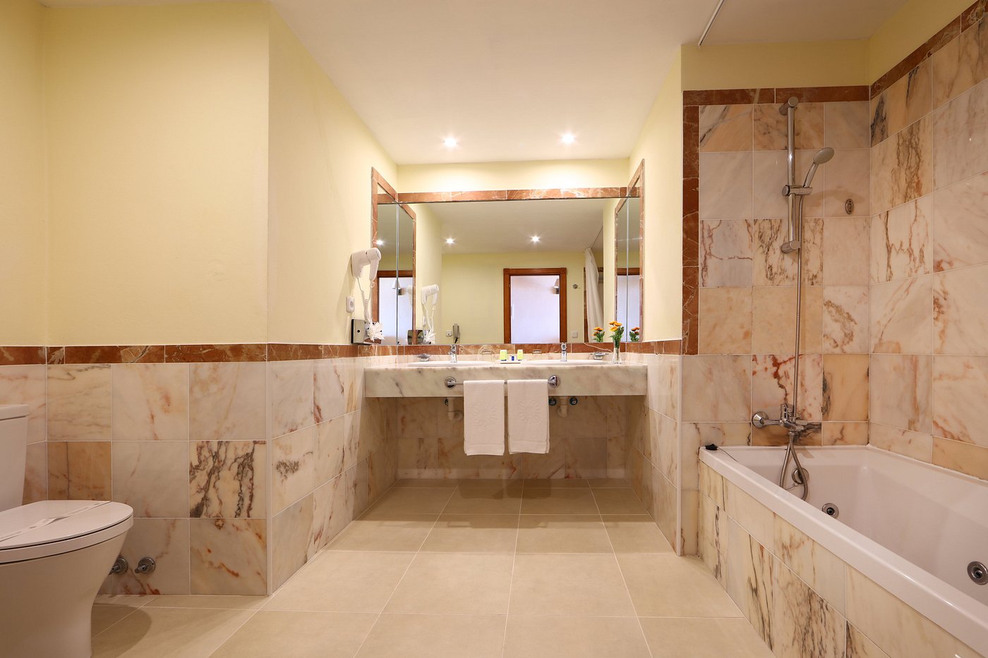 Bahia Principe Sunlight Costa Adeje, habitación con jacuzzi privado