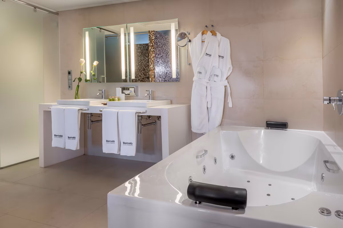 Barceló Malaga Hotel, habitación con jacuzzi privado