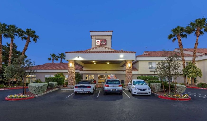 Best Western Plus Las Vegas West, room with private jacuzzi, photo 5