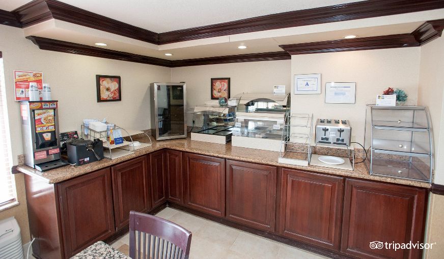 Best Western Plus Las Vegas West, room with private jacuzzi, photo 7