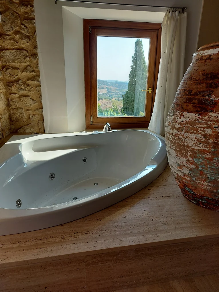 CAN COTA SUITES & SPA, habitación con jacuzzi privado