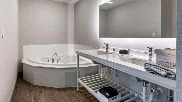 Cambria Hotel Manchester South Windsor
