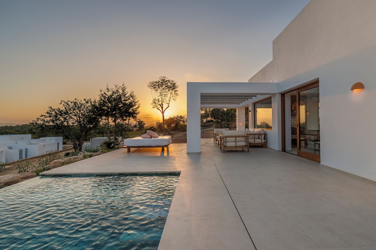 Can Lluc Boutique Hotel & Luxury Villas, habitación con jacuzzi privado