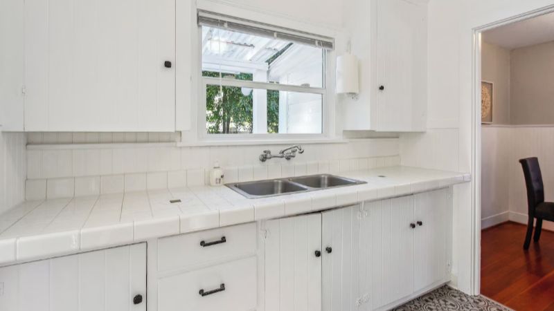 Charming Eugene Retreat, room with private jacuzzi, photo 6
