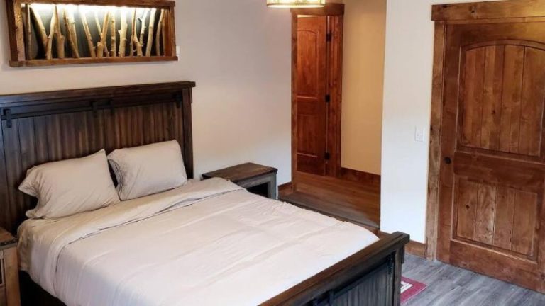 Clear Creek Inn