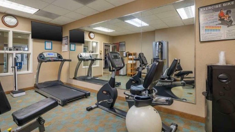 Comfort Inn & Suites Northeast – Gateway