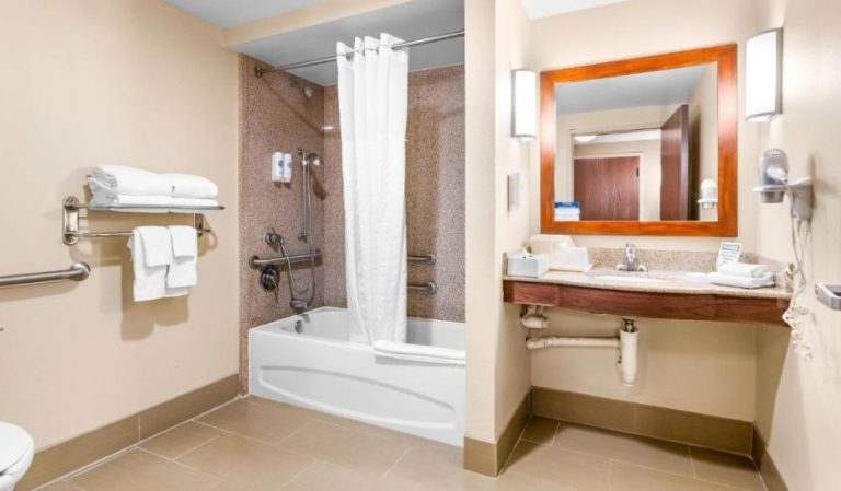 Comfort Suites Orlando Airport
