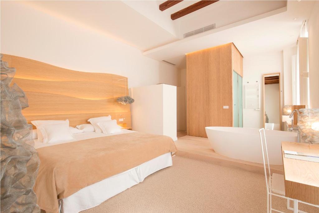 Convent de la Missió, Grand Luxury Boutique, habitación con jacuzzi privado
