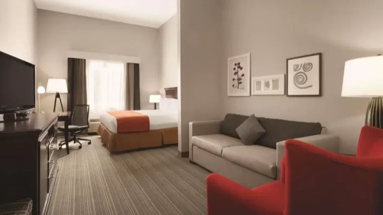 Country Inn & Suites by Radisson, St. Petersburg – Clearwater, FL
