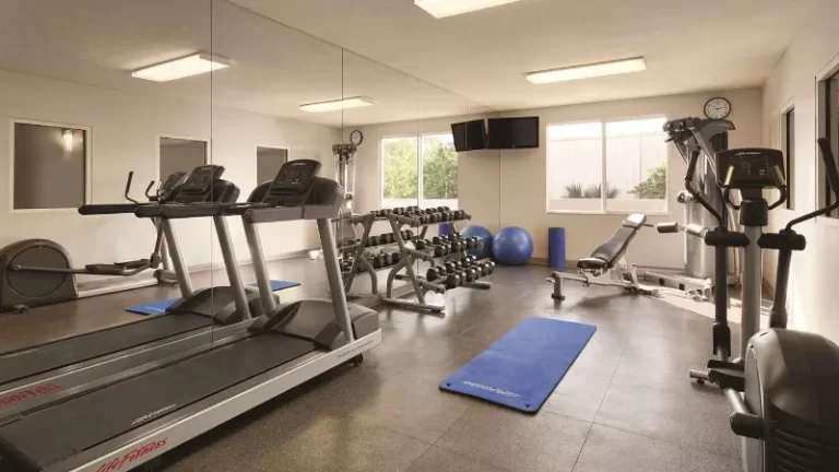 Country Inn & Suites by Radisson, St. Petersburg – Clearwater, FL
