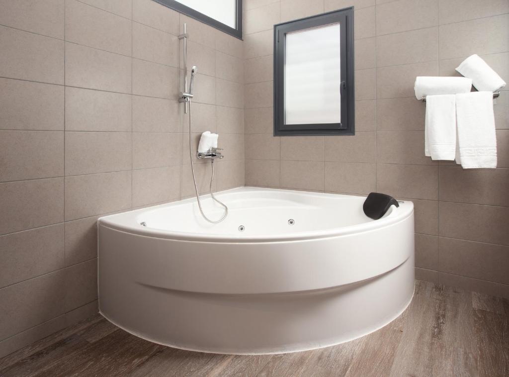 Dalia Ramblas Hotel, habitación con jacuzzi privado