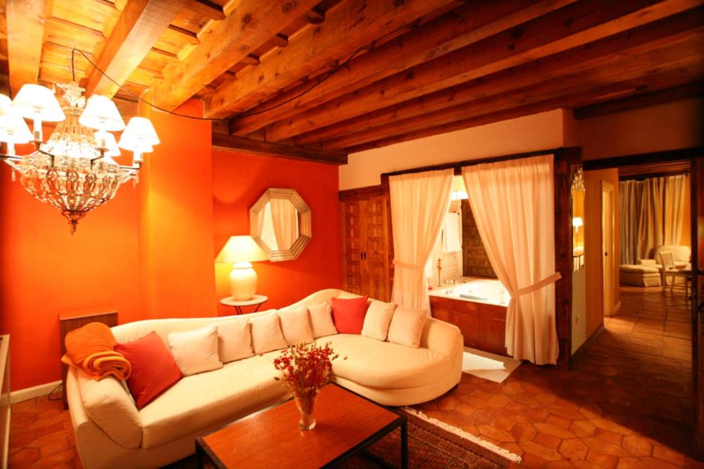 El Hotel De La Villa, habitación con jacuzzi privado