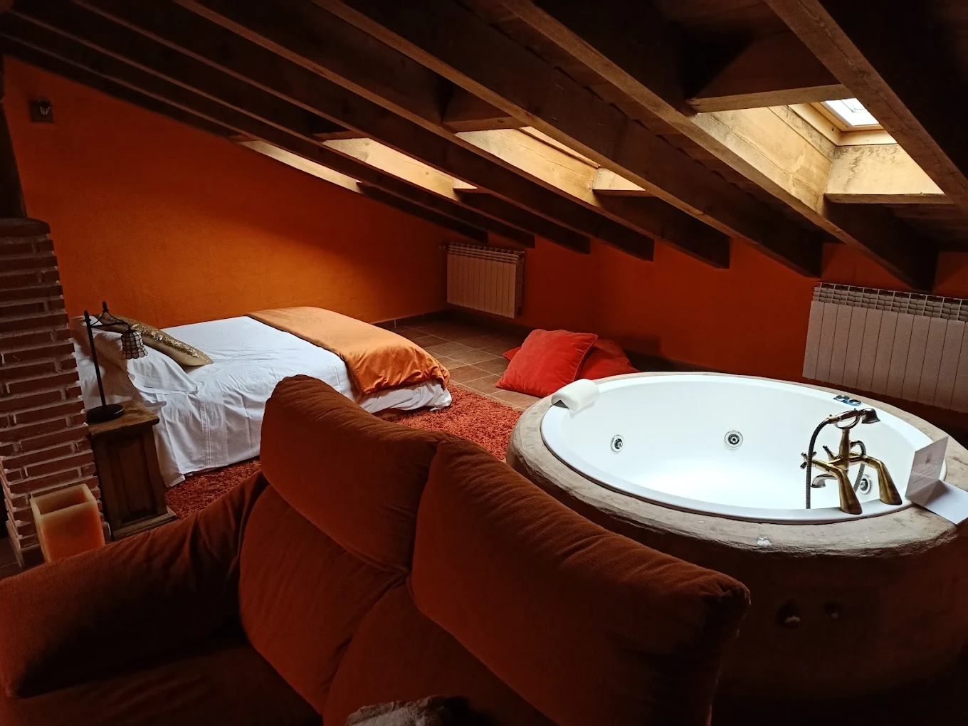 El Planeta Escondido, habitación con jacuzzi privado