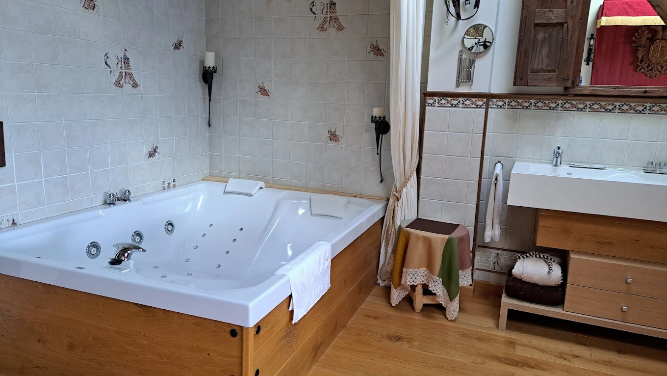 El Secreto del Castillo, habitación con jacuzzi privado