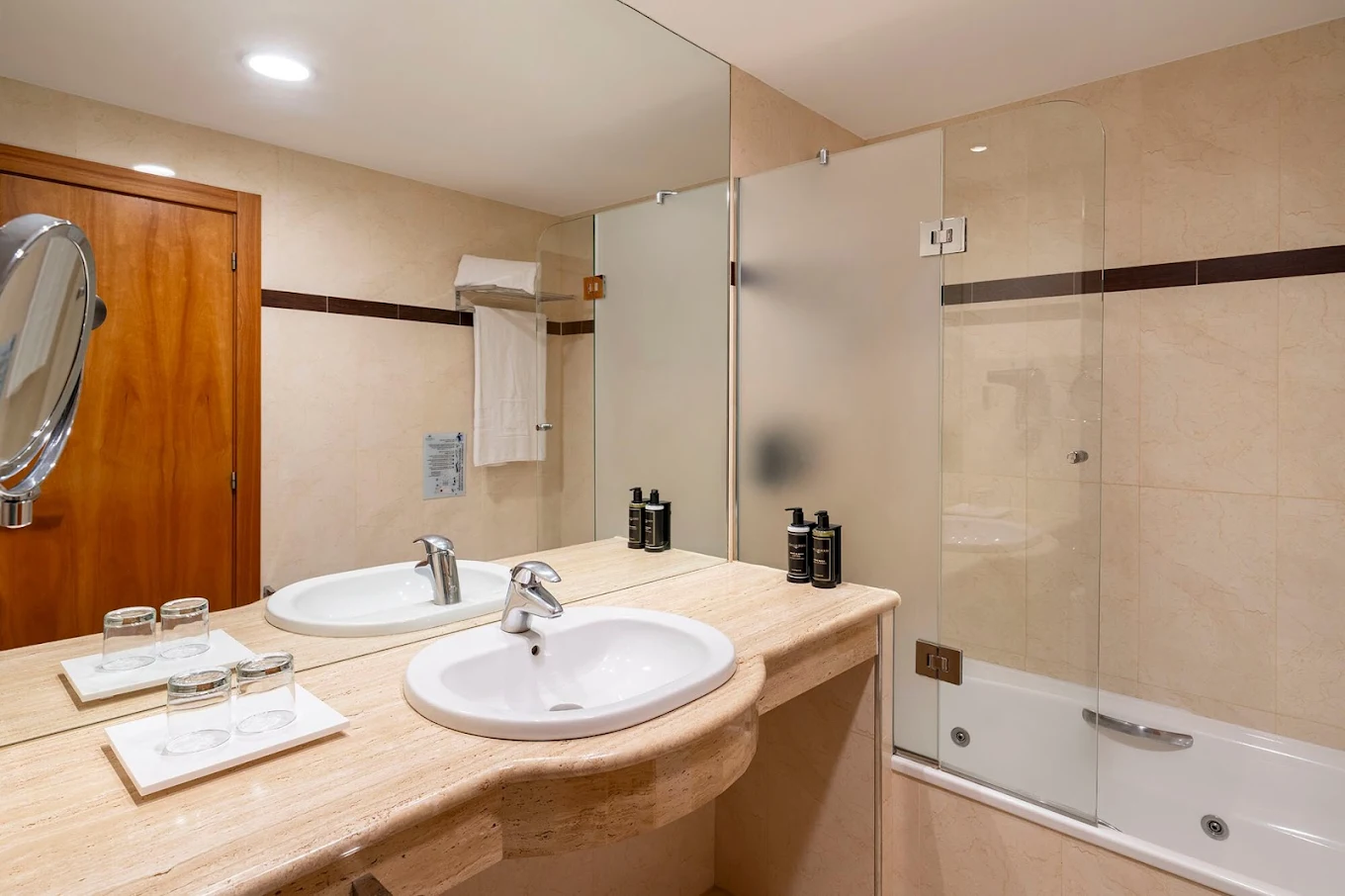 Eurostars Centrum Alicante, habitación con jacuzzi privado