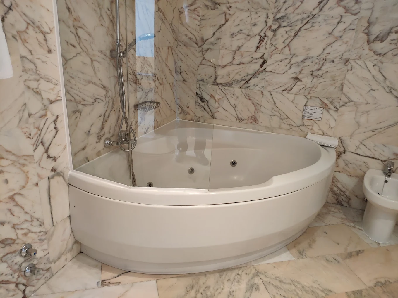 Eurostars Maimonides, habitación con jacuzzi privado