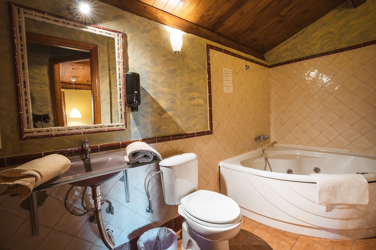 Fuente Del Lobo Bungalows, habitación con jacuzzi privado