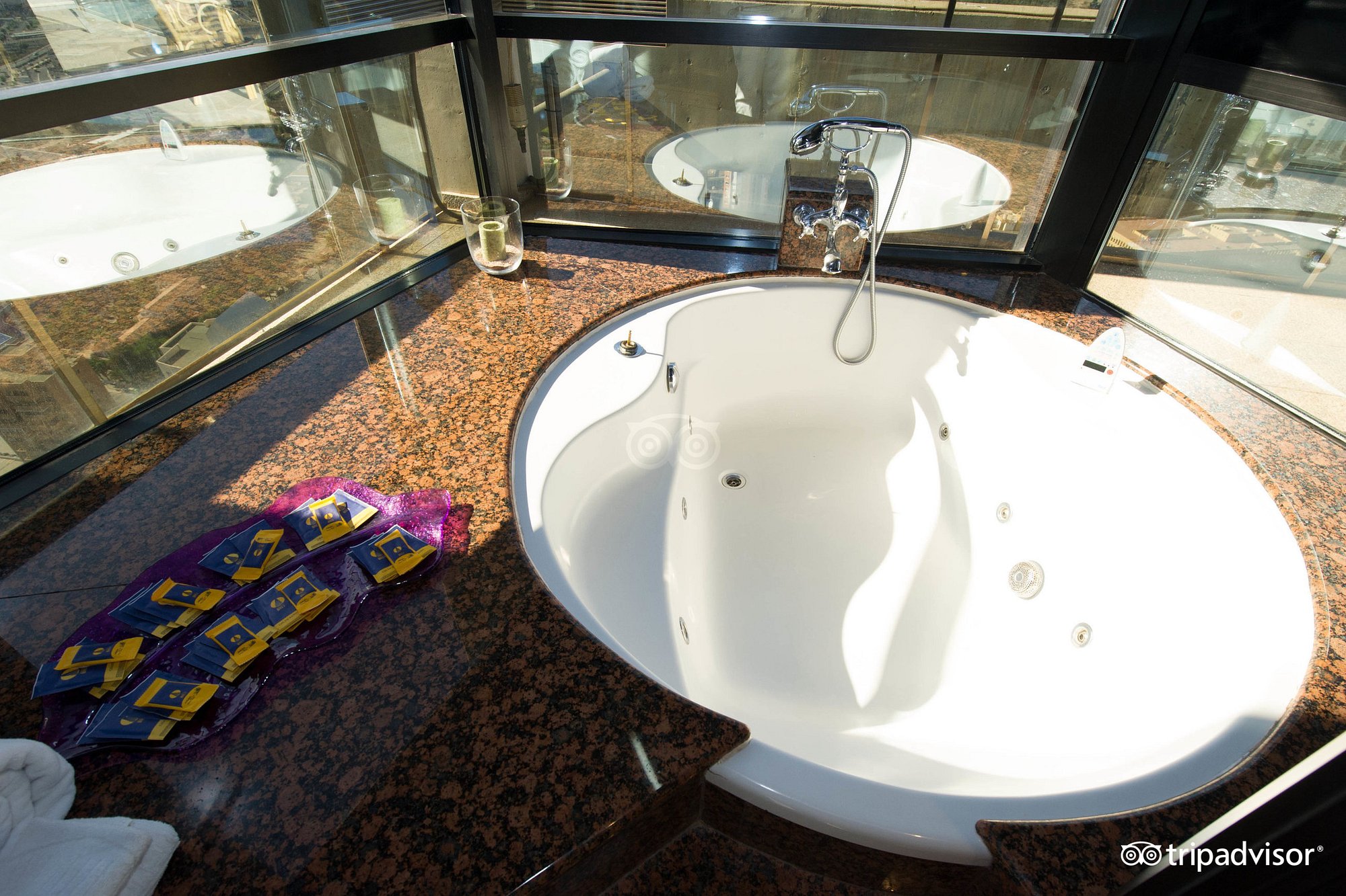 Gran Hotel Bali, habitación con jacuzzi privado