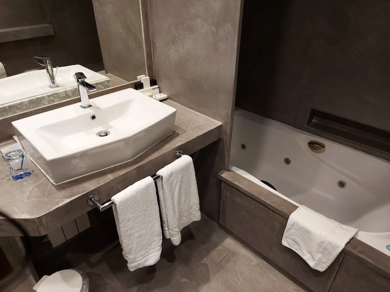 Gran Hotel España, habitación con jacuzzi privado