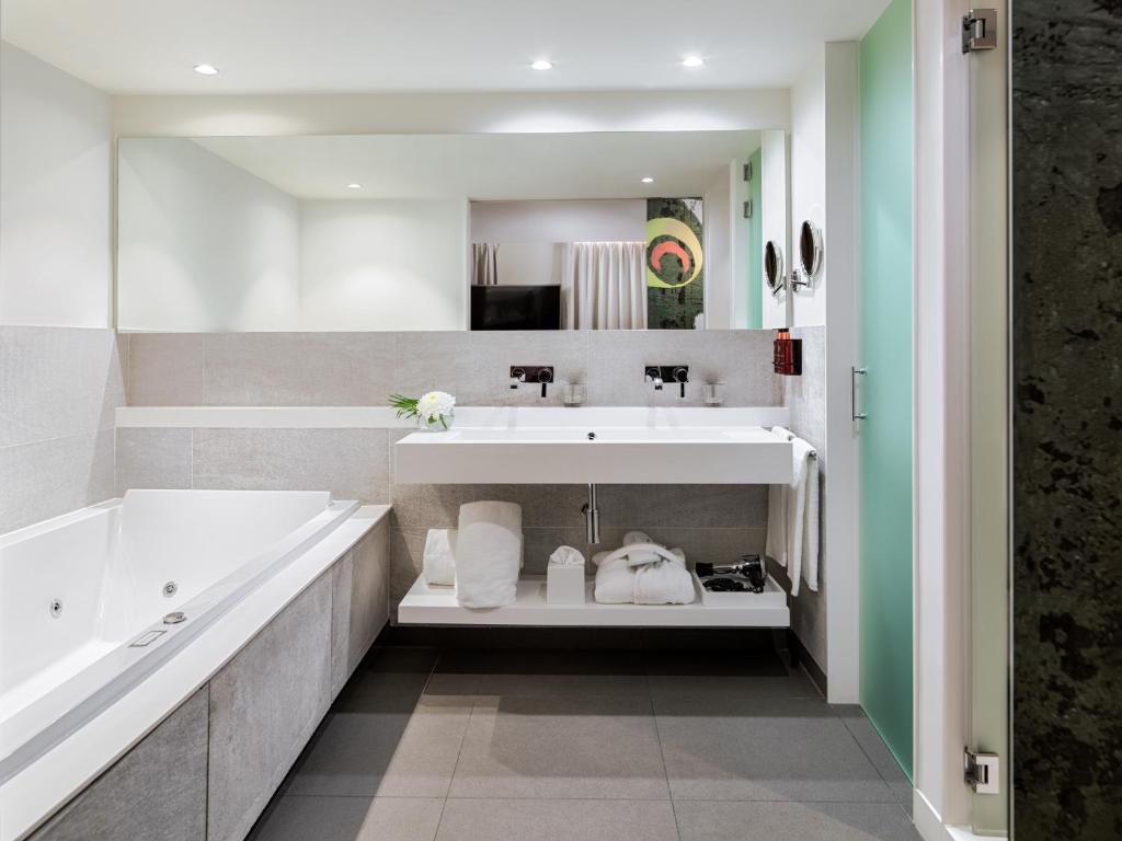 H10 Art Gallery, habitación con jacuzzi privado