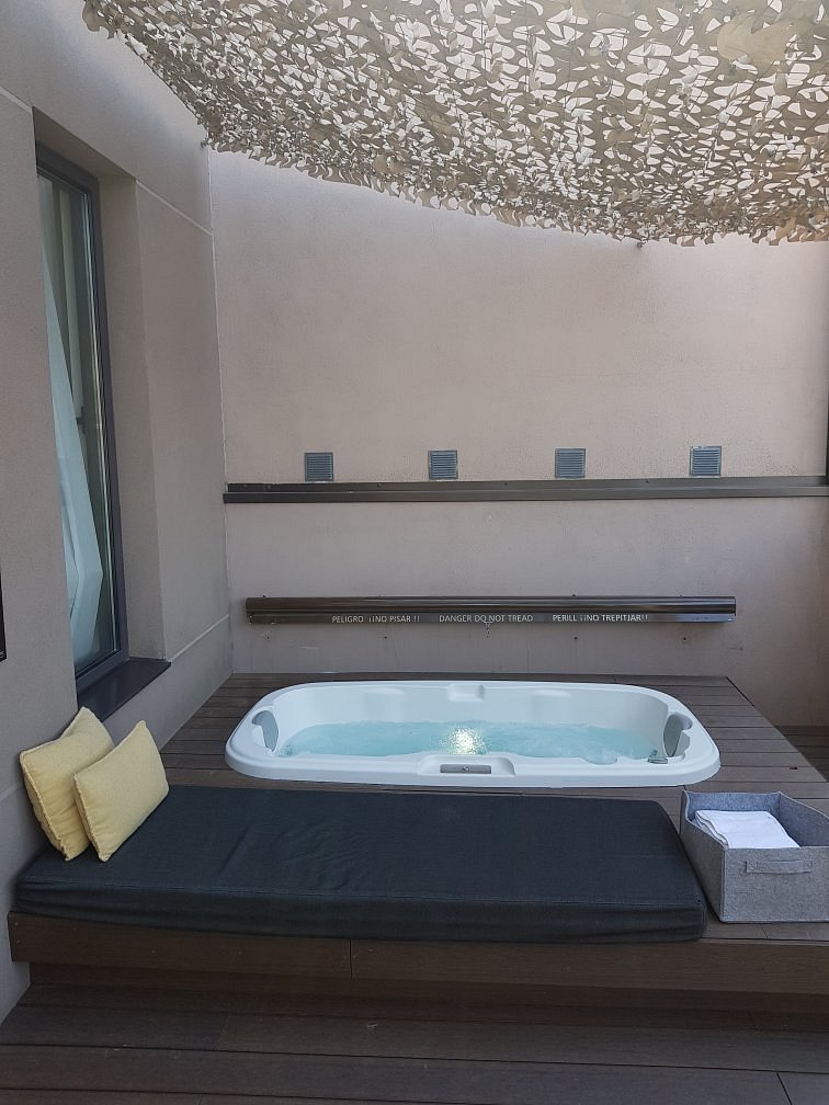H10 Urquinaona Plaza, Barcelona, habitación con jacuzzi privado