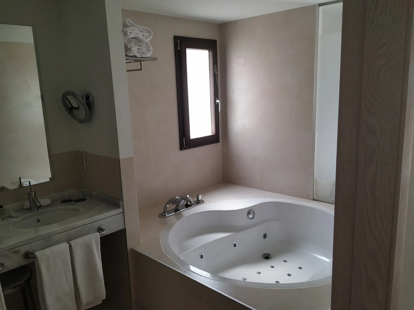Hacienda del Álamo Golf & Spa Resort, habitación con jacuzzi privado
