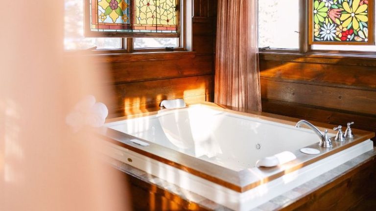Highland Haven Creekside Inn
