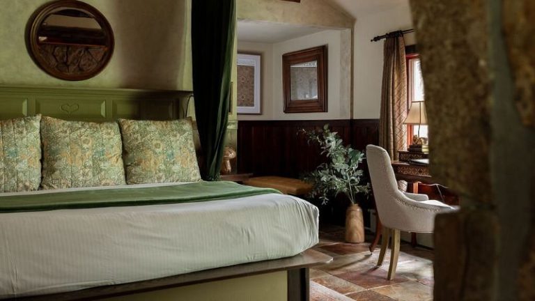 Highland Haven Creekside Inn