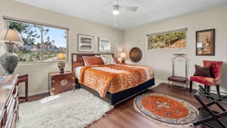 Hilltop Uptown Sedona home w/ Views & Hot Tub