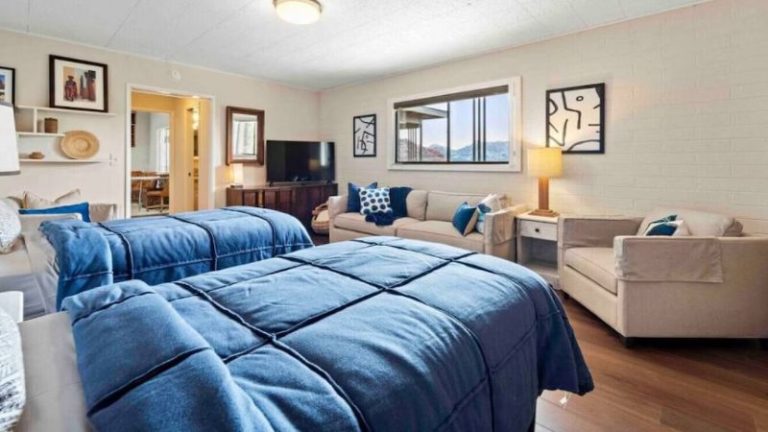 Hilltop Uptown Sedona home w/ Views & Hot Tub