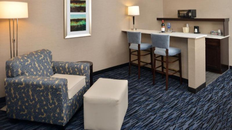 Holiday Inn Express & Suites Peekskill-Lower Hudson Valley by IHG, room with private jacuzzi, photo 4