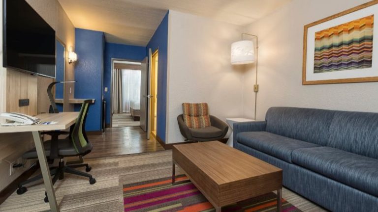 Holiday Inn Express & Suites S Lake Buena Vista by IHG