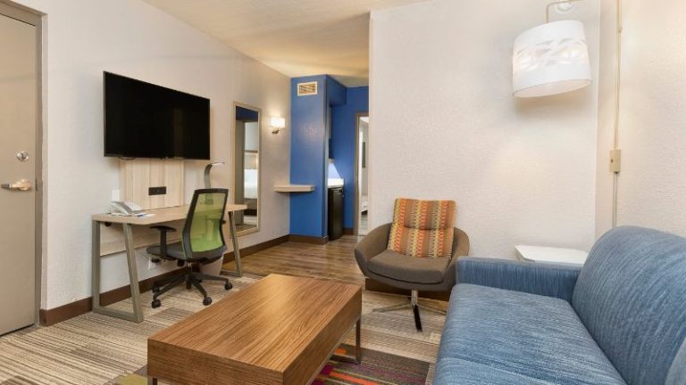 Holiday Inn Express & Suites S Lake Buena Vista by IHG