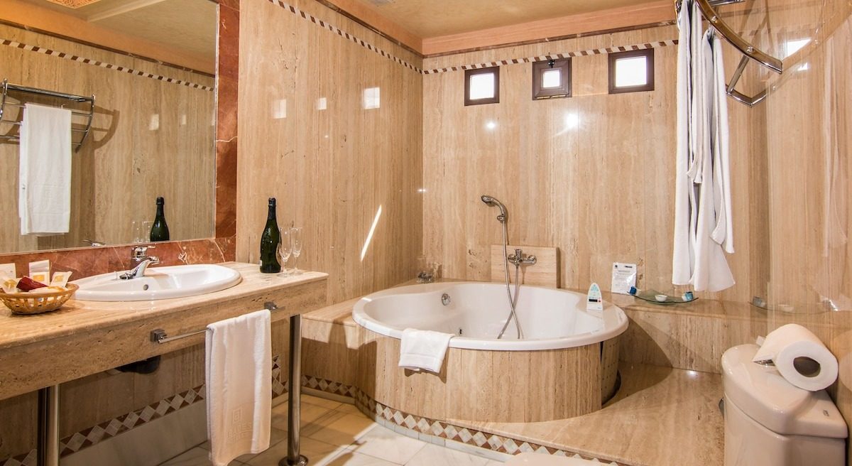 Hotel Abades Guadix, habitación con jacuzzi privado