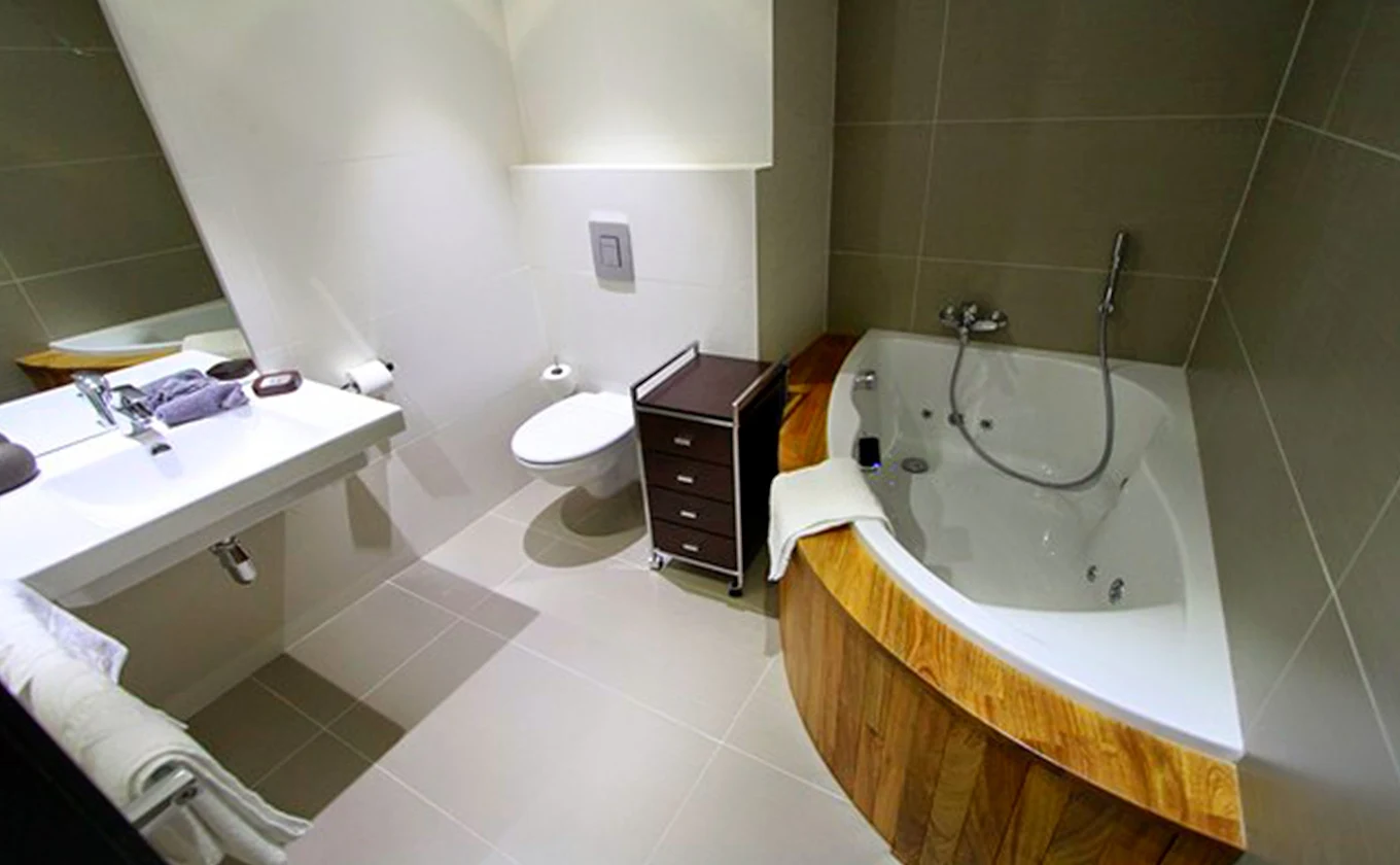 Hotel Adelma, habitación con jacuzzi privado