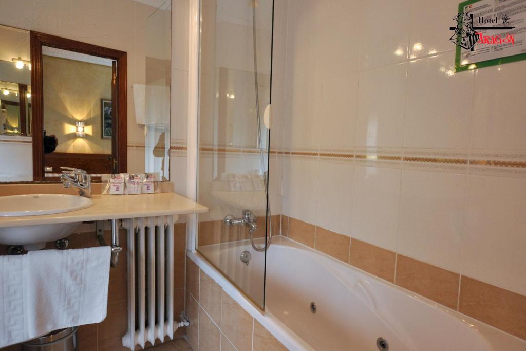 Hotel Aragón, habitación con jacuzzi privado