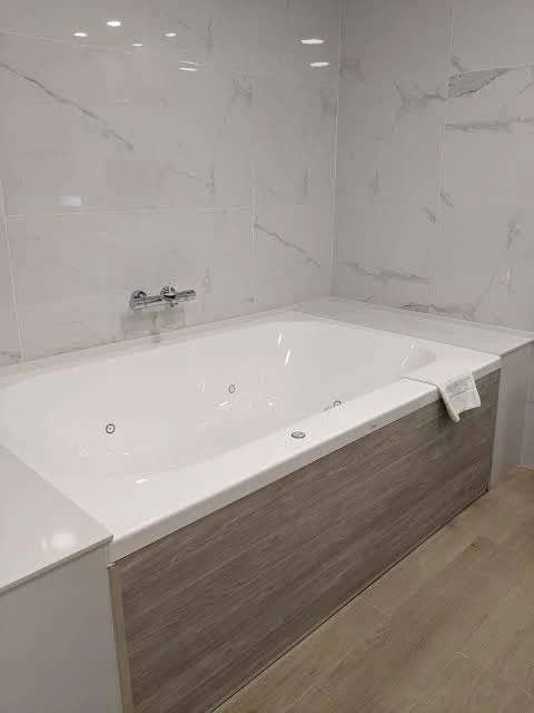 Hotel Arias Aeropuerto, habitación con jacuzzi privado