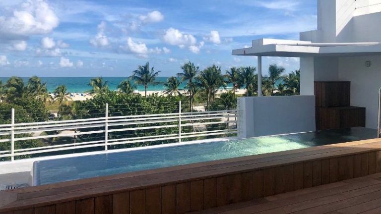 Hotel Breakwater South Beach