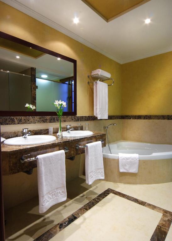 Hotel Candido, habitación con jacuzzi privado