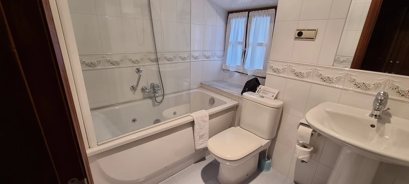 Hotel Casa Prendes, habitación con jacuzzi privado