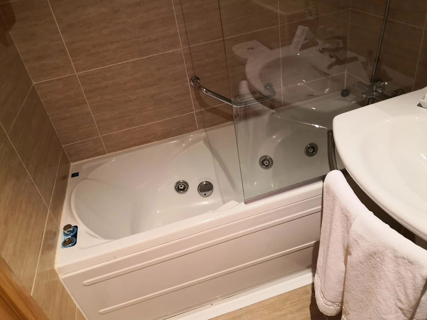 Hotel Castillo de Javier, habitación con jacuzzi privado