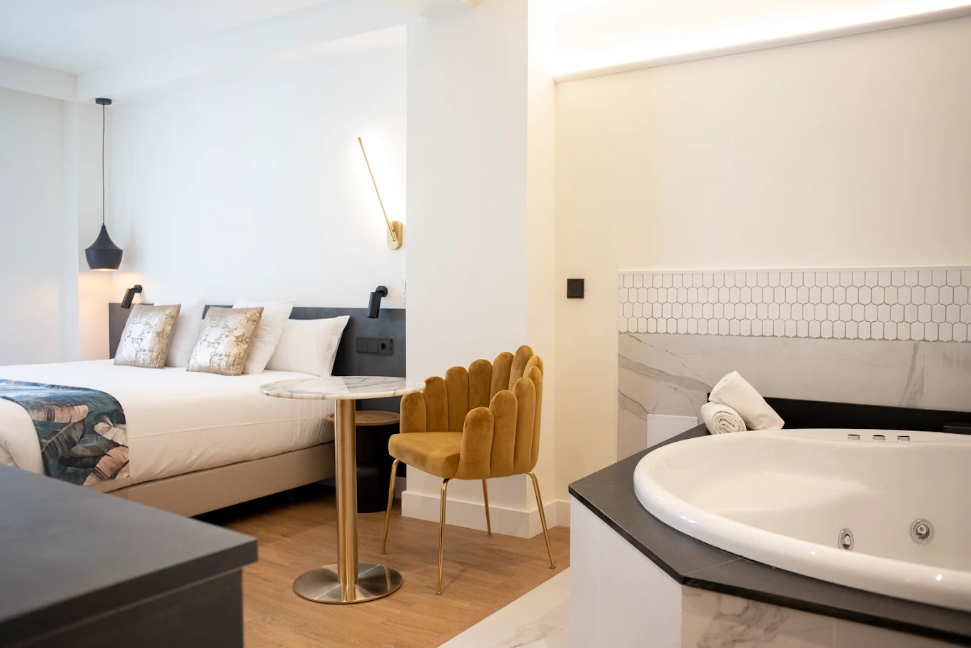 Hotel Citrea Santander, habitación con jacuzzi privado