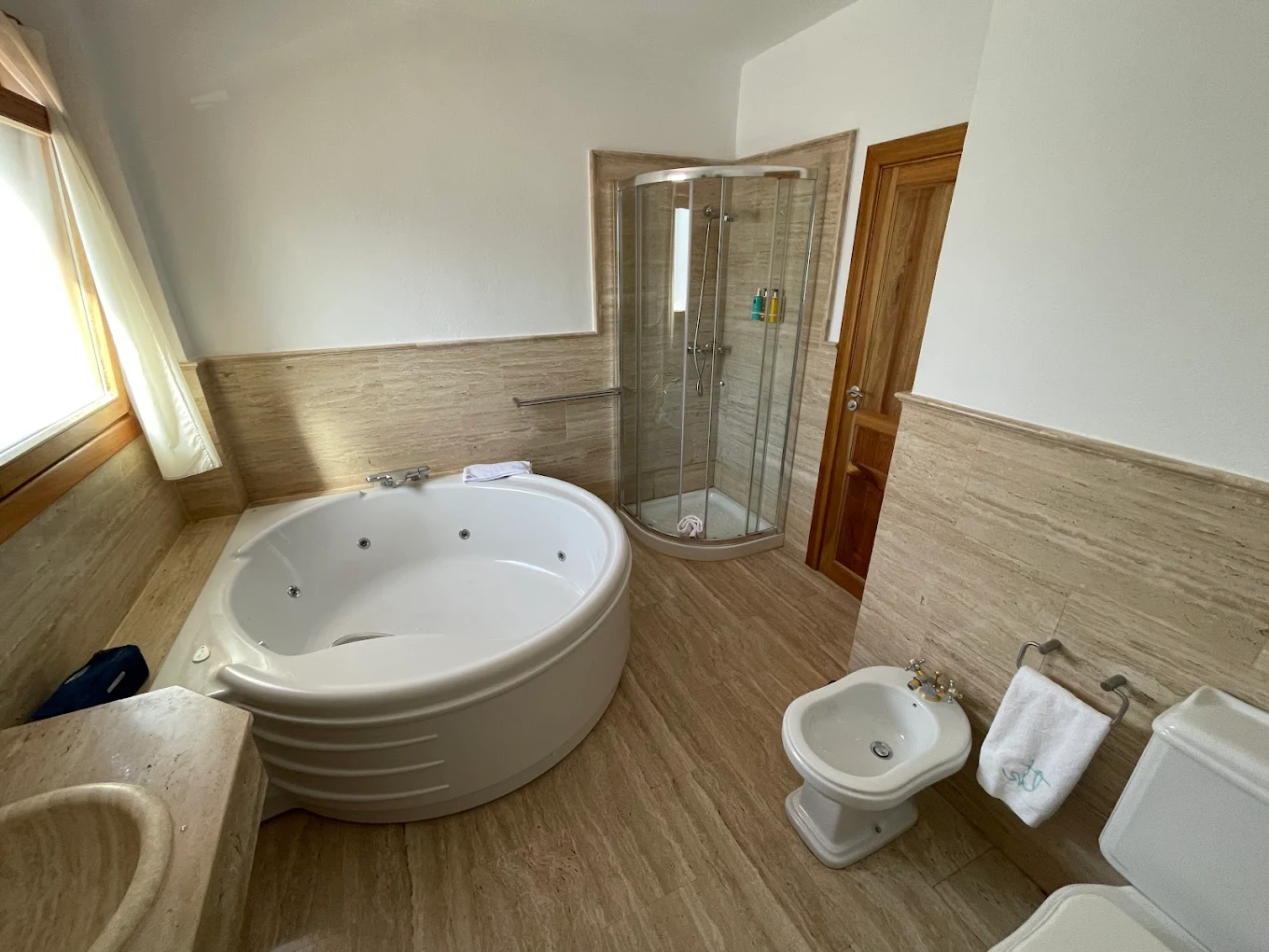 Hotel EI Tio Kiko, habitación con jacuzzi privado