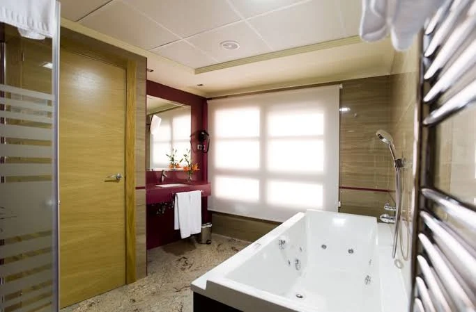 Hotel El Churra, habitación con jacuzzi privado