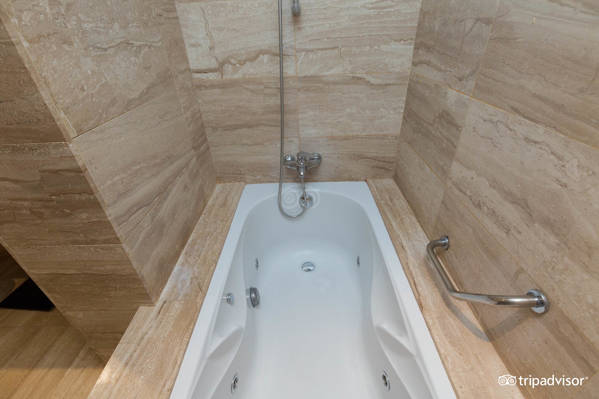 Hotel H10 Universitat, habitación con jacuzzi privado